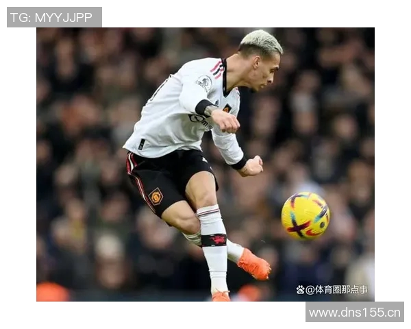 曼联这一举动引发球迷热议 多方观点激烈碰撞究竟为何引爆争议